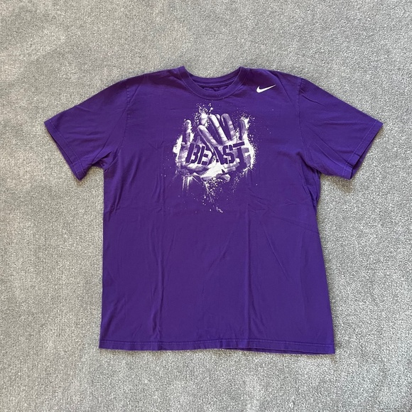 *** FINAL PRICE DROP *** Mens Nike BEAST T Shirt, "grape" purple, XL, like new - Picture 1 of 4